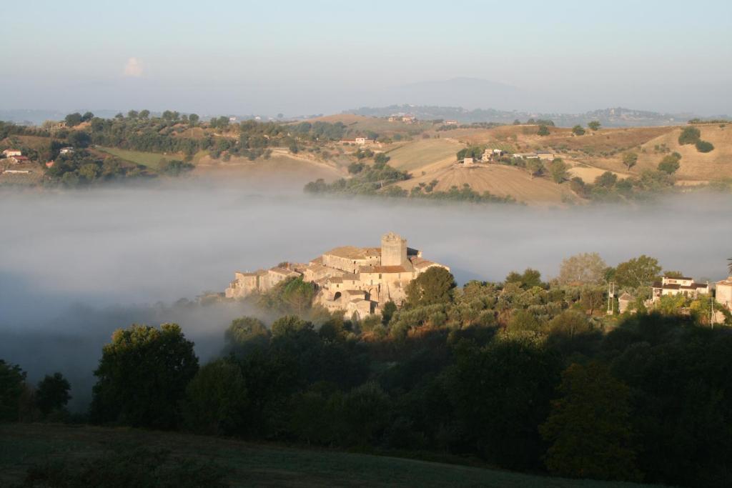 Agriturismo Casale Contessa Montebuono  Exterior foto